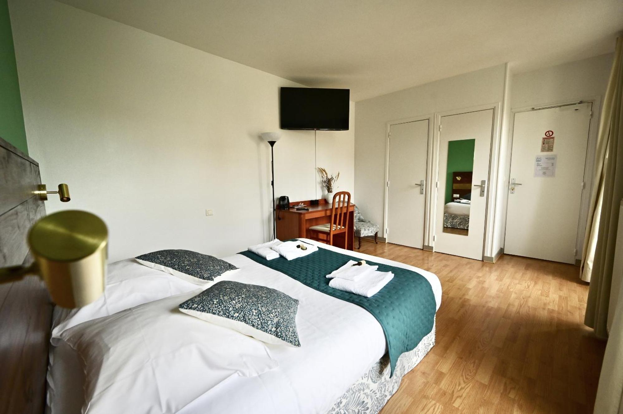 Hotel La Cuisine Des Lulus Montainville  Ruang foto