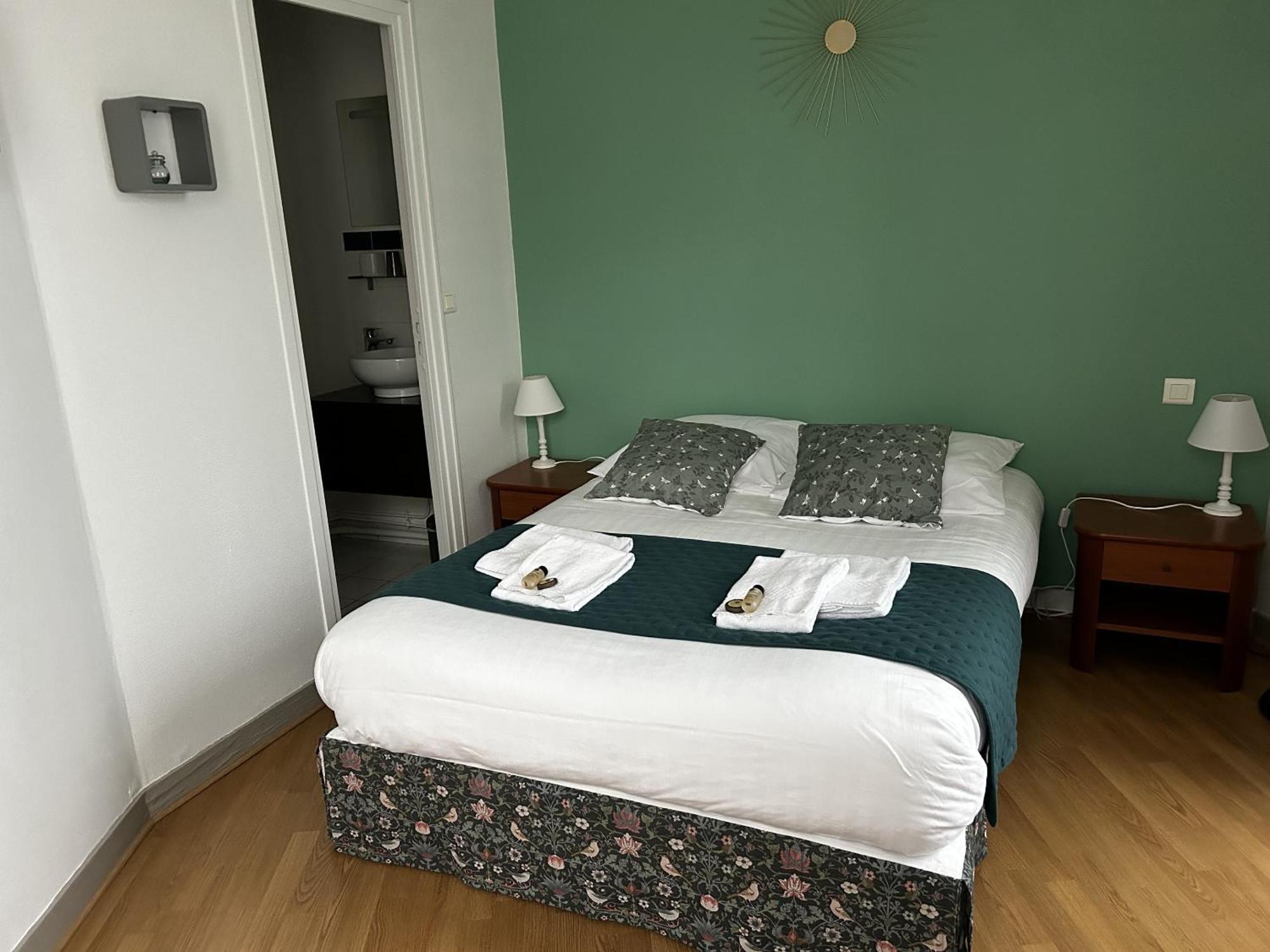 Hotel La Cuisine Des Lulus Montainville  Ruang foto